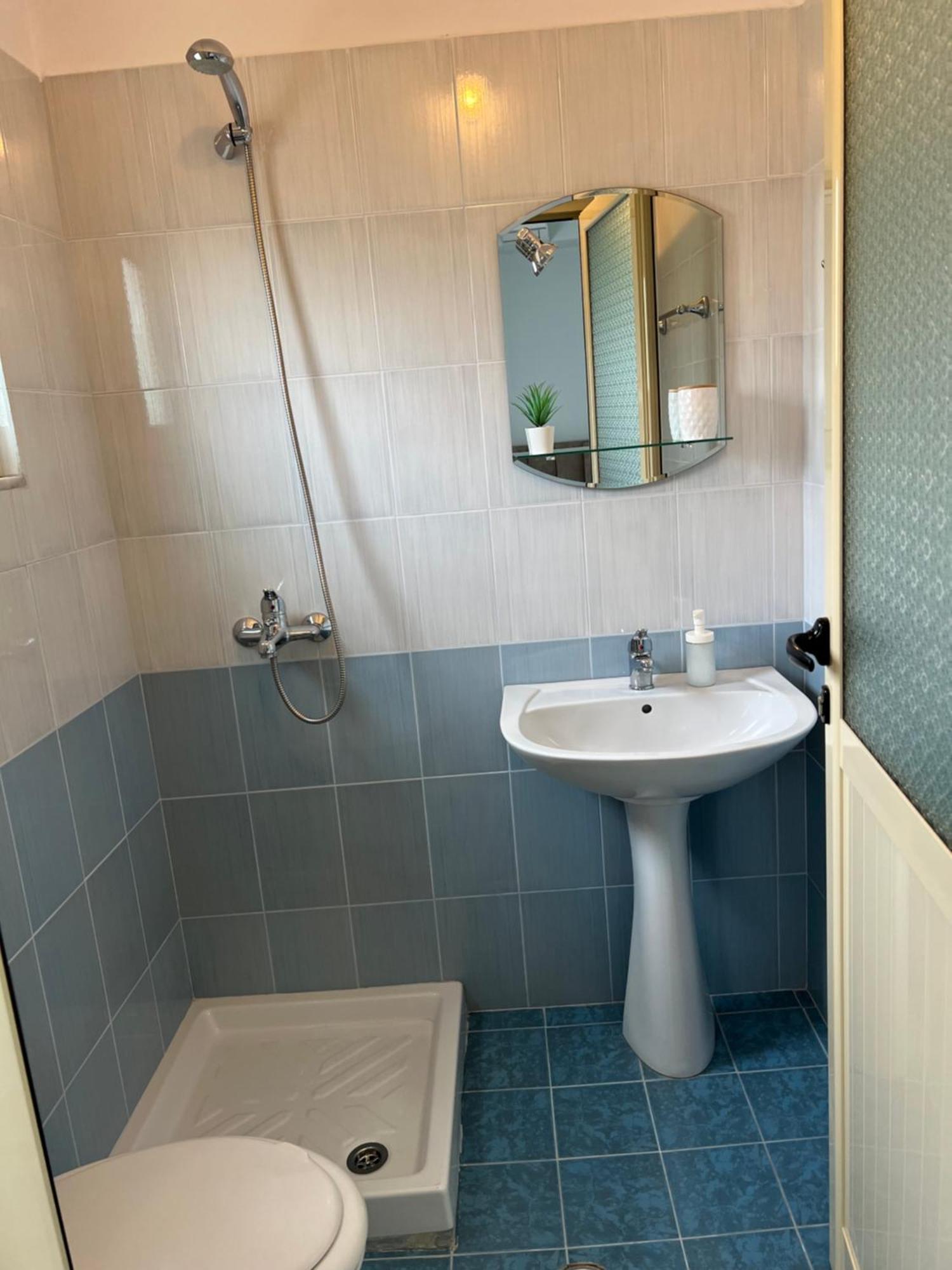 Helios Rooms Sarande Bagian luar foto